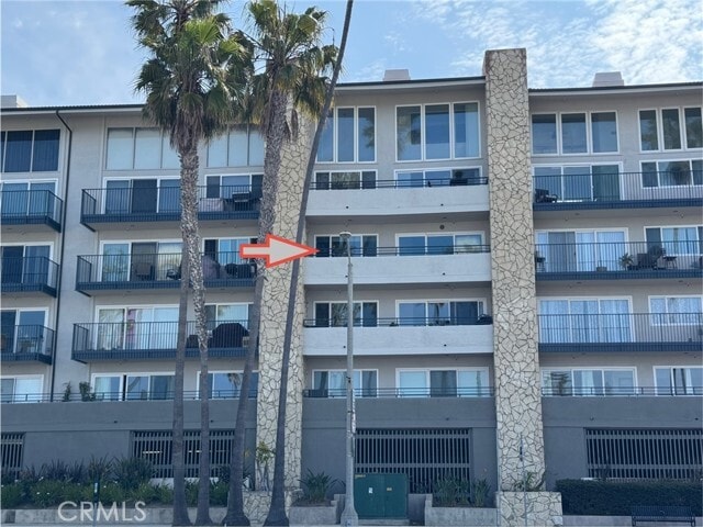 Building Photo - 230 S Catalina Ave