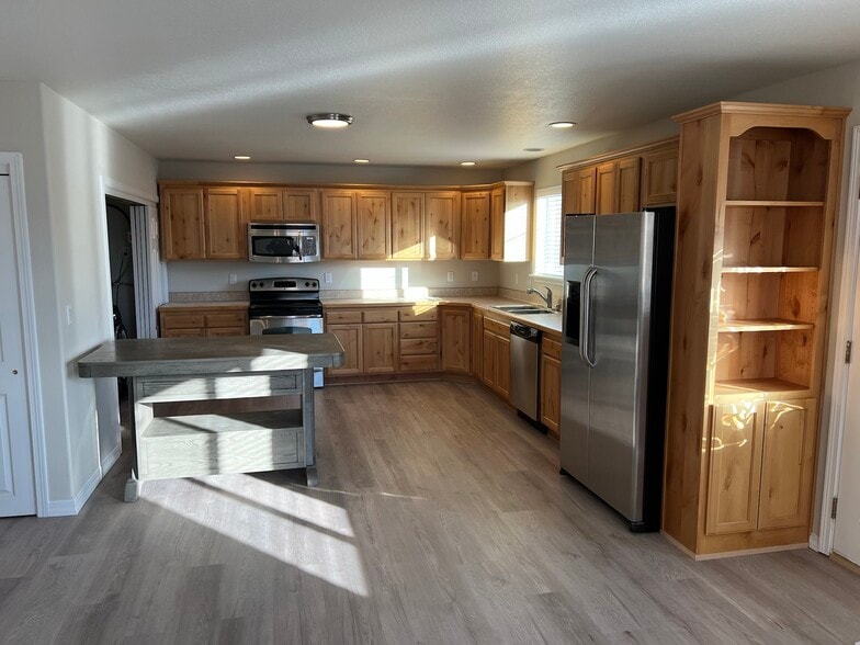 Building Photo - 288 Doran Ln