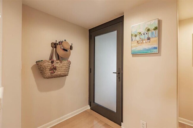 Building Photo - 1665 S Ocean Ln