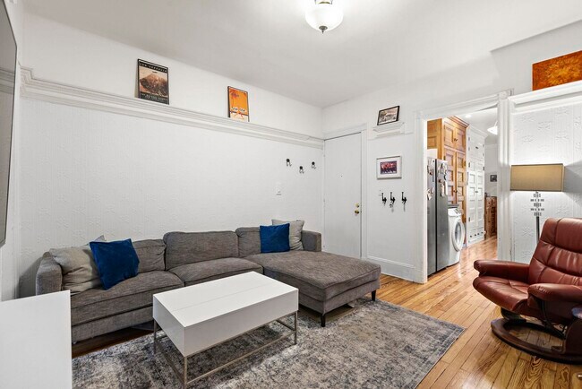 Building Photo - 1110 Park Ave