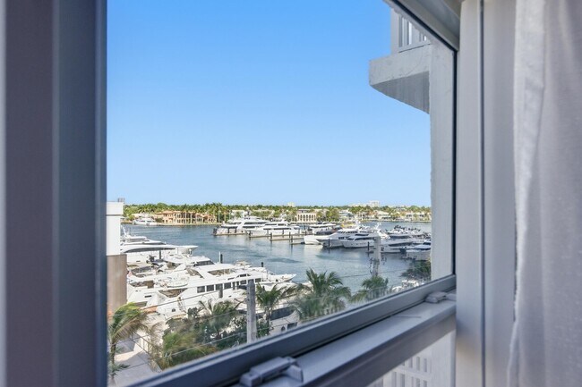 Building Photo - 200 S Birch Rd