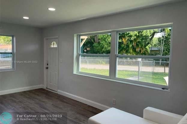 Building Photo - 5201 SW 28th Terrace