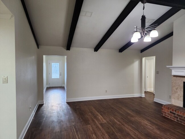 Building Photo - Charming 3-bedroom, 2-bathroom home