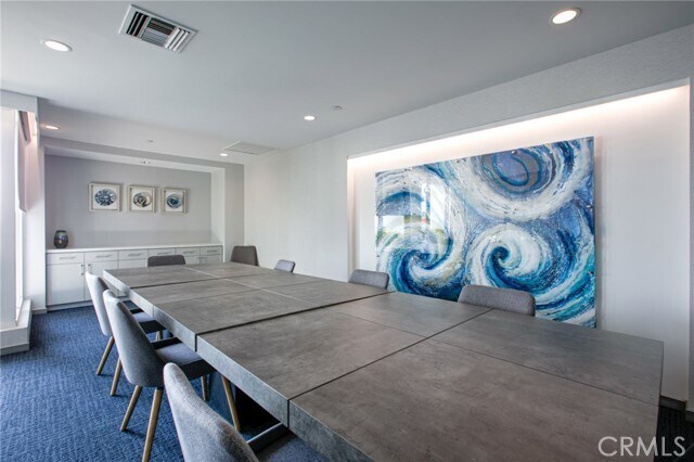 Building Photo - 525 E Seaside Way