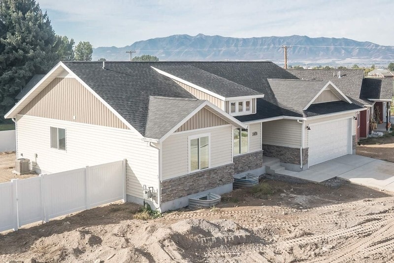 Building Photo - 784 E 2660 N