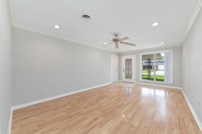 Building Photo - 4118 Donna Lynn Dr