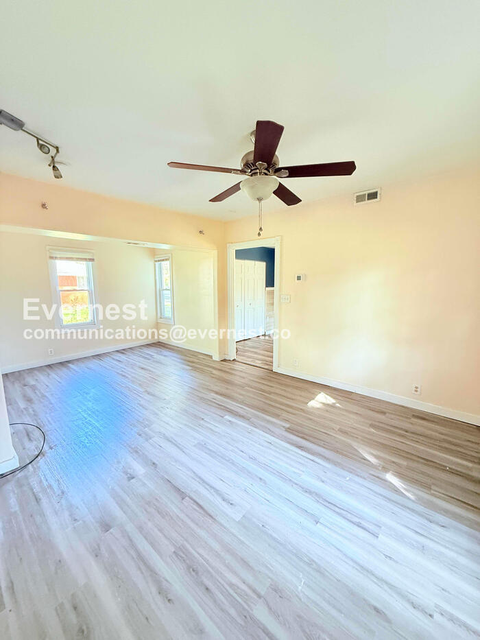 Building Photo - 2314 Airline Ave