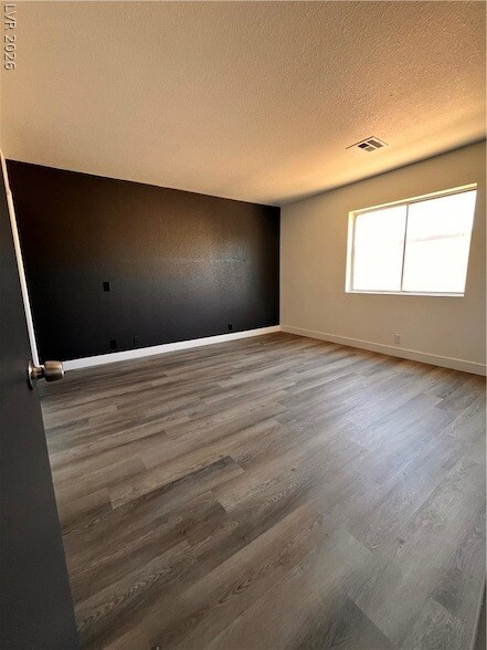 Building Photo - 6233 Ilanos Ln