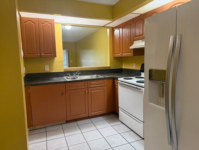 Building Photo - 2541 NW 56th Ave