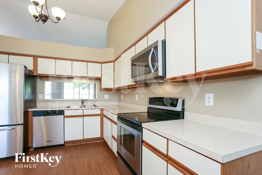 Building Photo - 8548 Appleby Ln