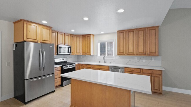 Building Photo - 3 Bedroom Home in Vacaville