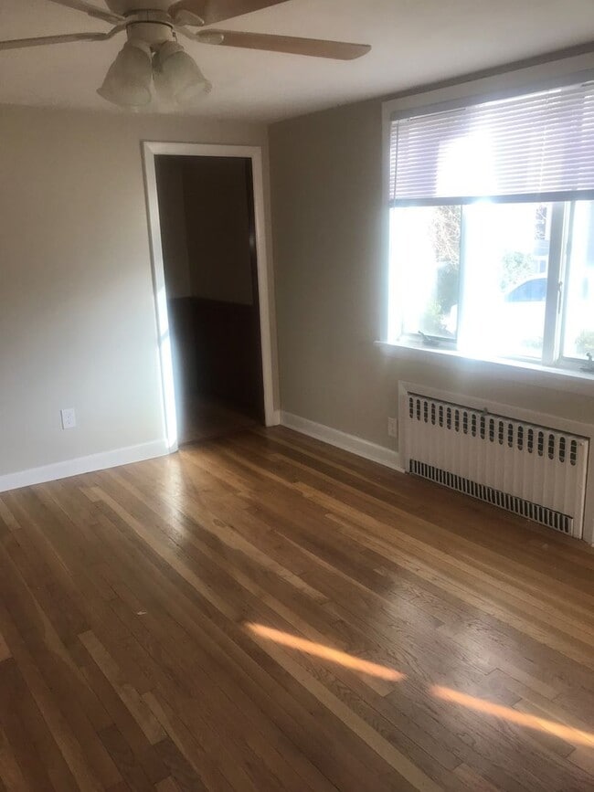 Building Photo - Nice 3-bedroom 1-bath apartment in Stoughton