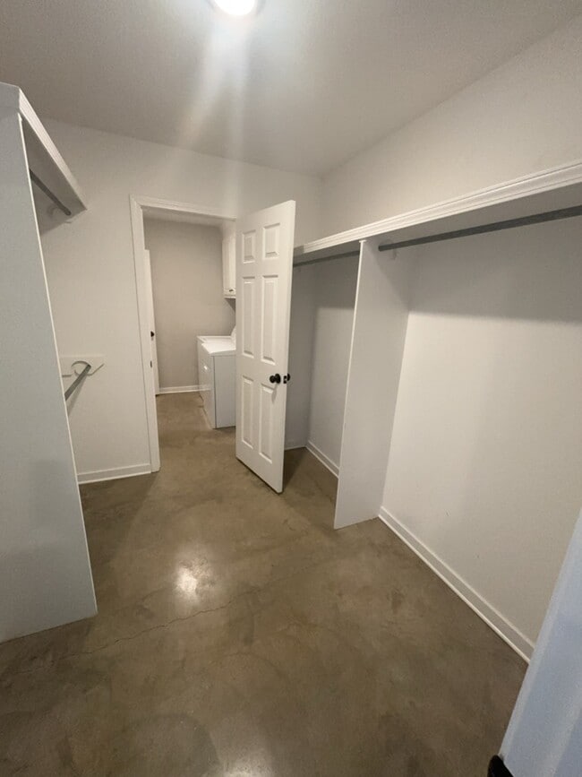 Building Photo - 1502 Arcadia Ln