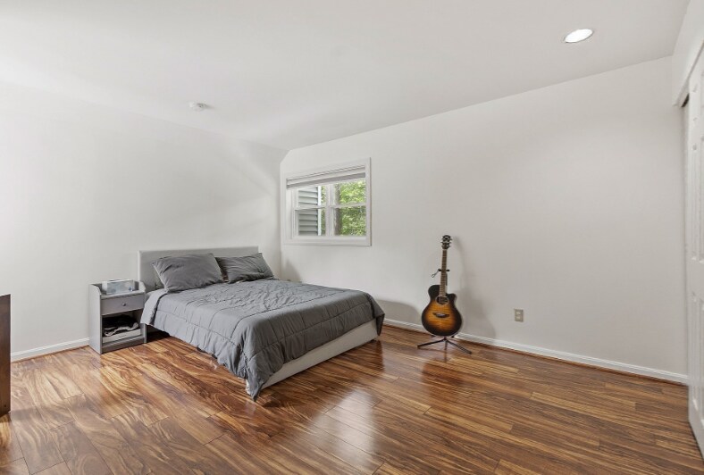 Building Photo - 5 Maple Ridge Dr