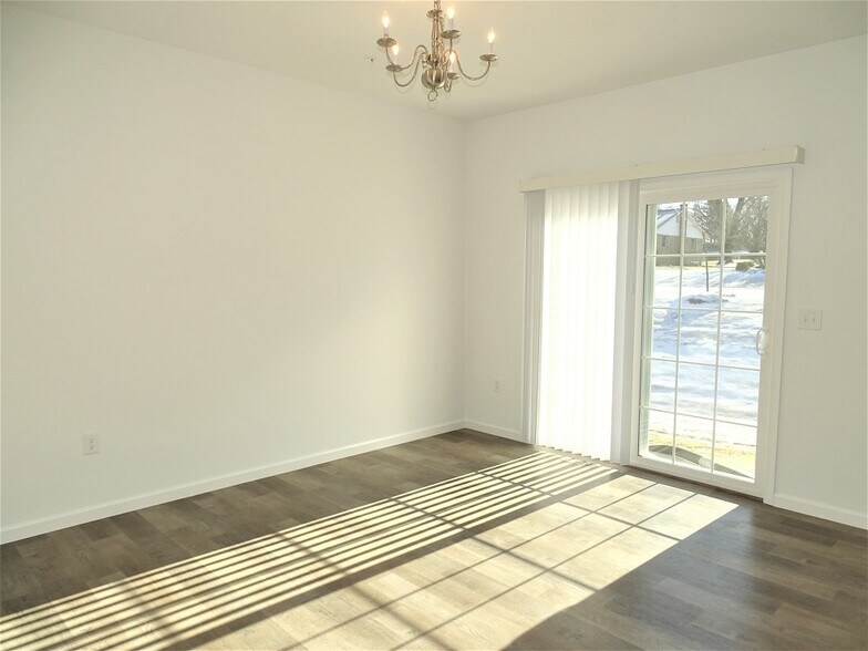 Building Photo - 22 Glenbrook Ct