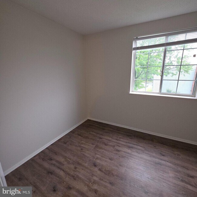 Building Photo - 1758 Springfield Ln