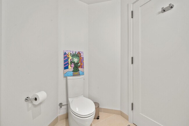 Building Photo - 1000 Maxwell Ln