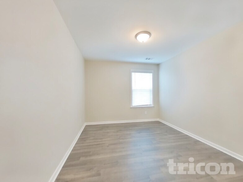 Building Photo - 313 Knowles Pl