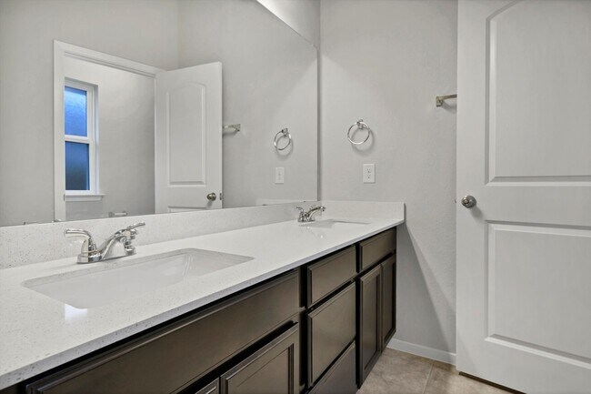 Building Photo - 229 Trailside Ln