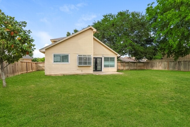 Building Photo - 2503 Silver Trumpet Dr