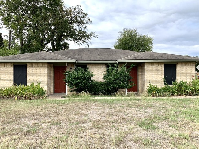 Primary Photo - 1612 Mossglenn Cir