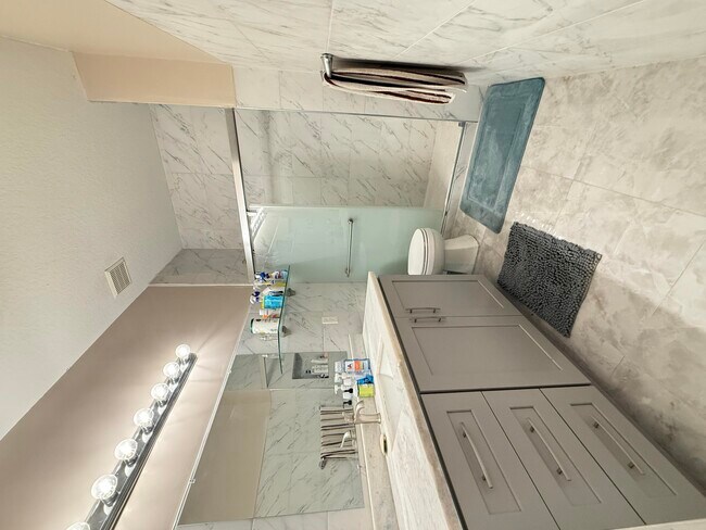 Building Photo - 1763 SW Newport Cir