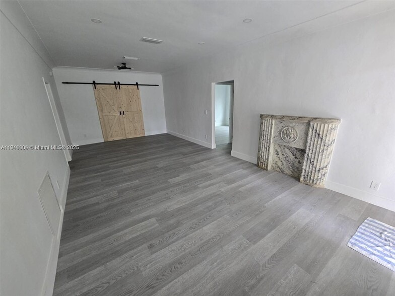 Building Photo - 1637 SW 17th St