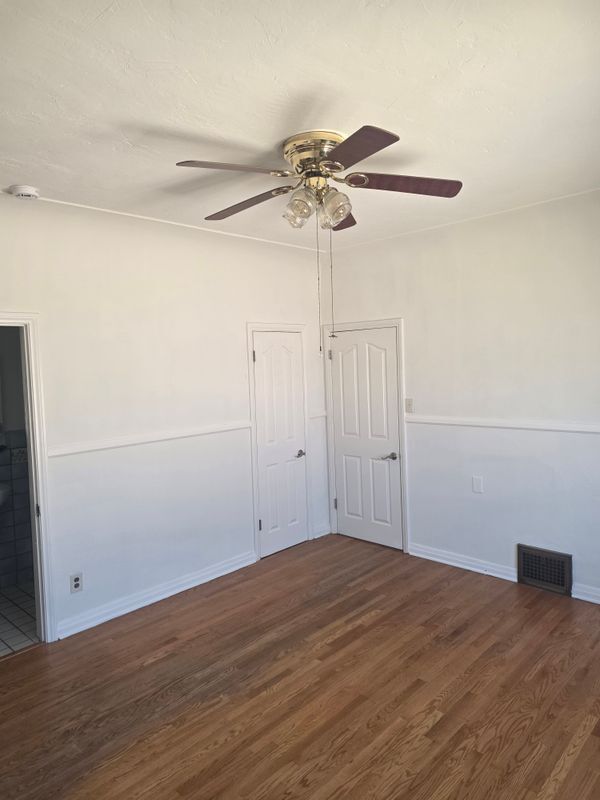 Building Photo - 1330 S Ridgeley Dr