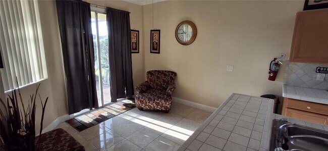 Building Photo - 500 Orista Dr