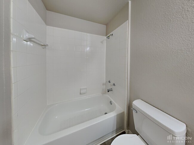 Building Photo - 1719 Joy Spring