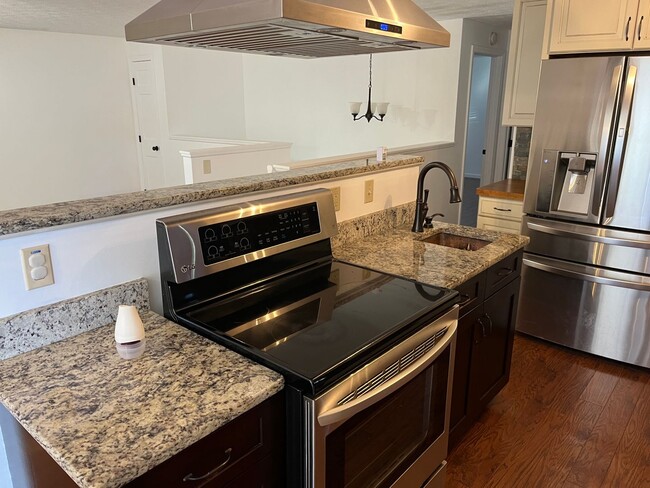Building Photo - Three Bedroom 2 Bath Home in Bethalto with...