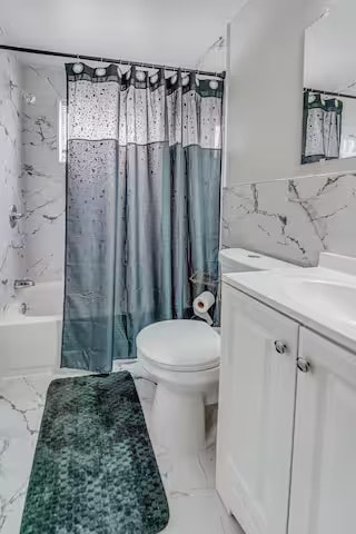 Building Photo - 2148 Champagne Dr