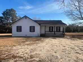 Building Photo - Cute Home in Cochran