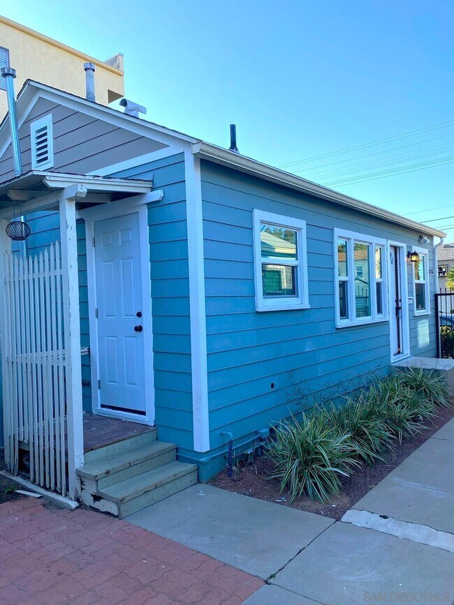 Building Photo - 1214 Robinson Ave