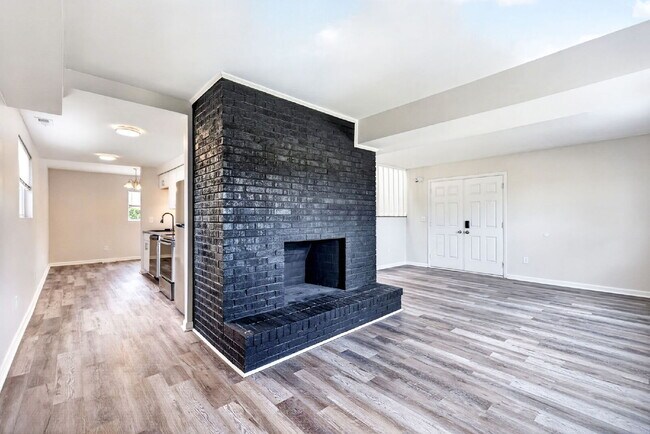 Building Photo - 931 Waycross Rd