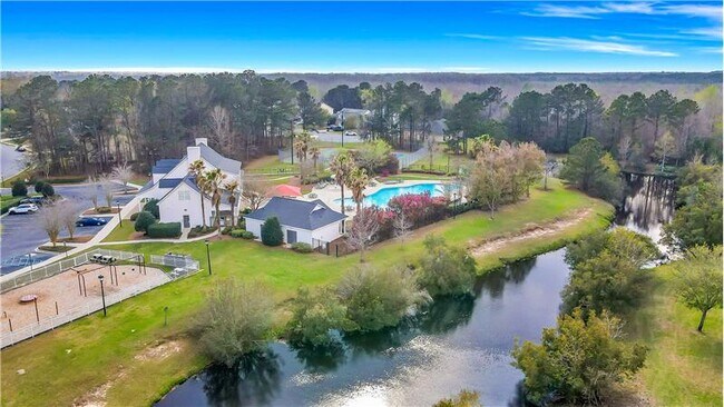 Building Photo - 13 Concordia Dr