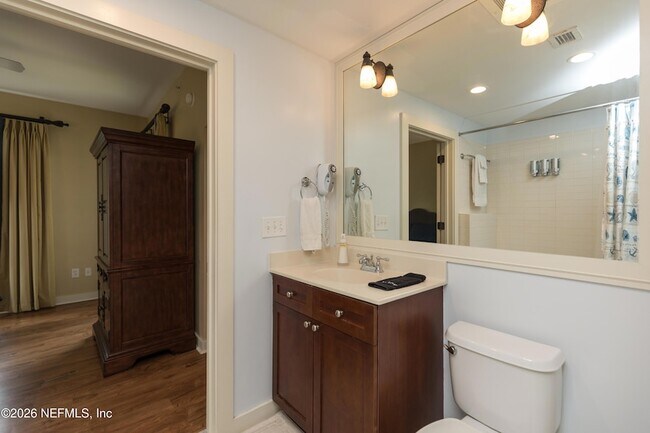 Building Photo - 945 Registry Blvd