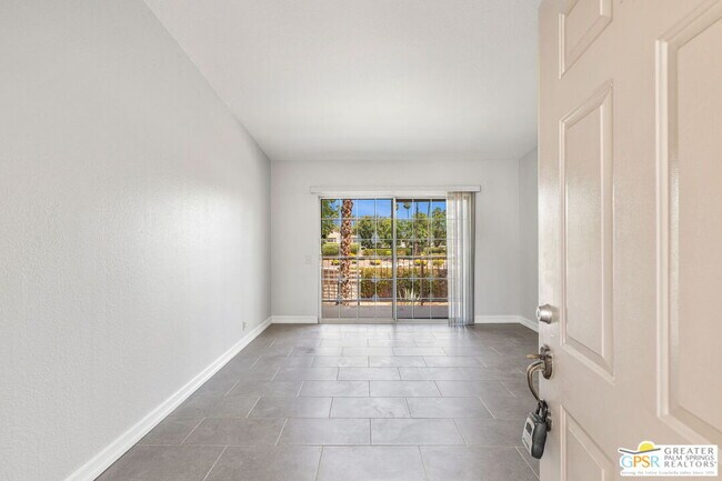 Building Photo - 505 S Farrell Dr