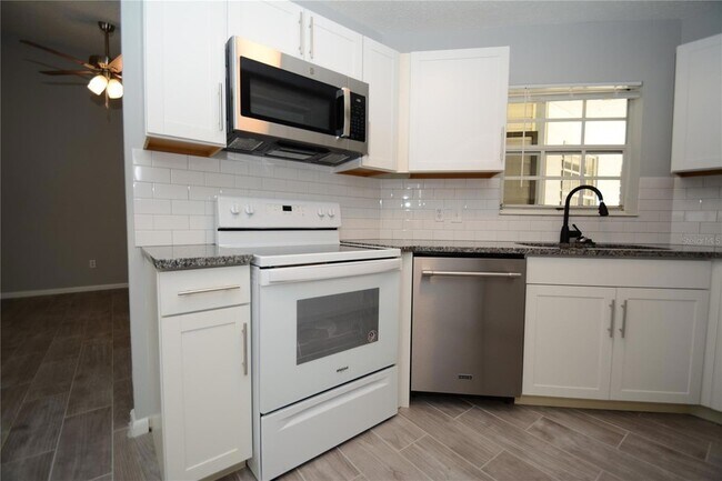 Building Photo - 107 Brunswick Ln