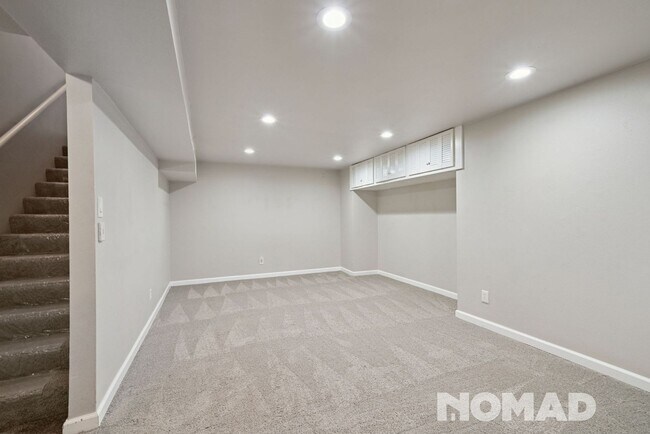 Building Photo - Spacious 5BR House in Aurora