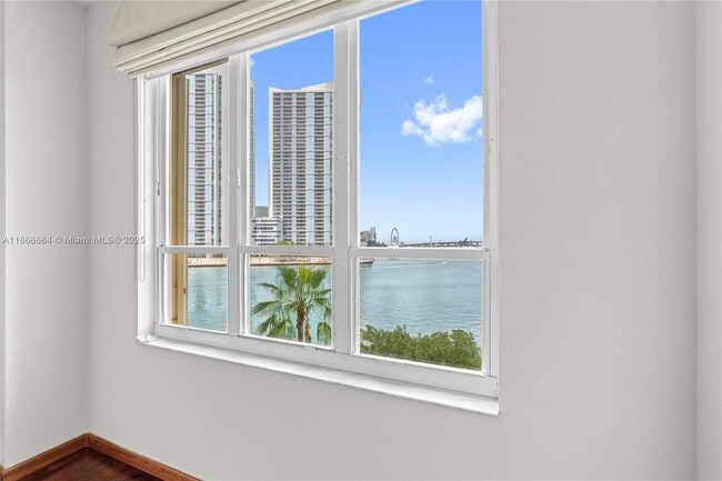 Building Photo - 888 Brickell Key Dr