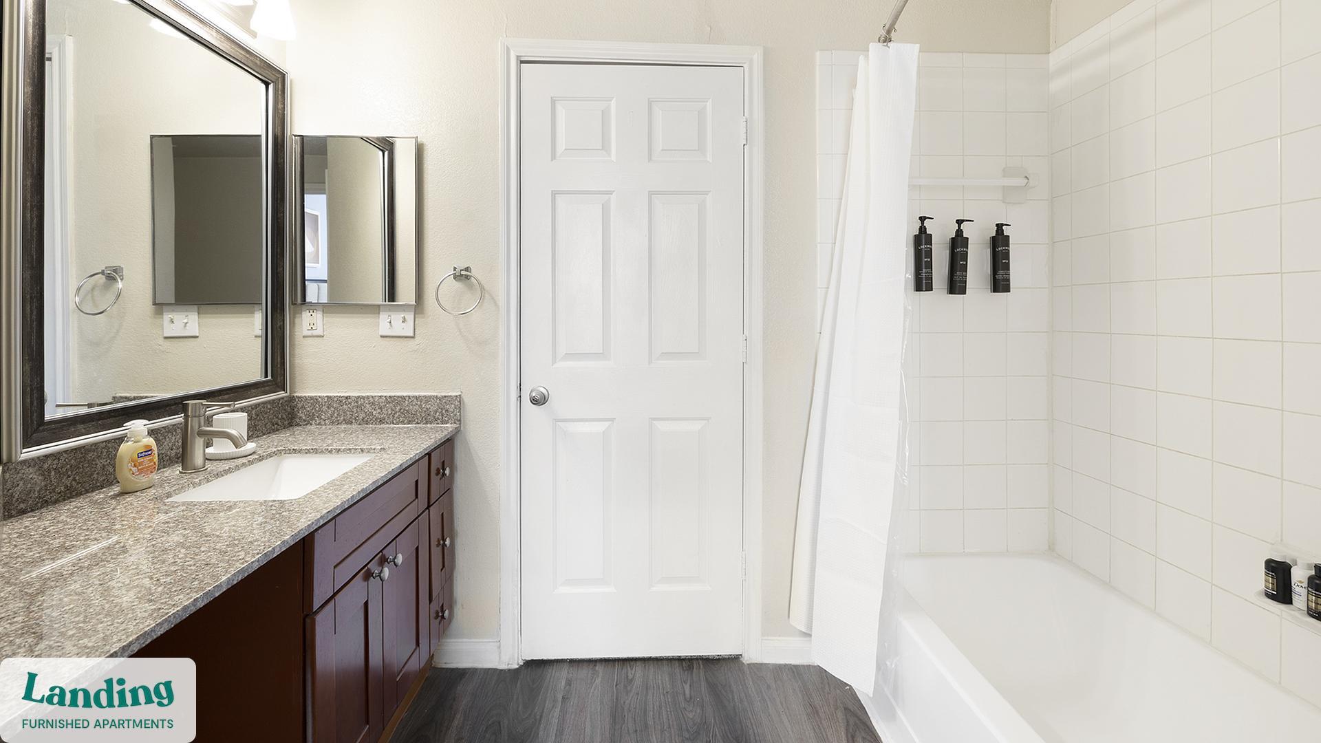 Building Photo - 901 Lakeside Cir