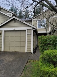 Building Photo - 2 Bedroom Townhome in Desirable Summerwind!