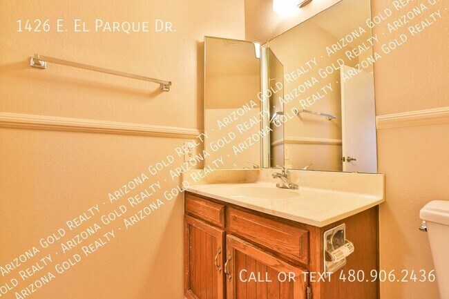 Building Photo - Knoell Villa Solano