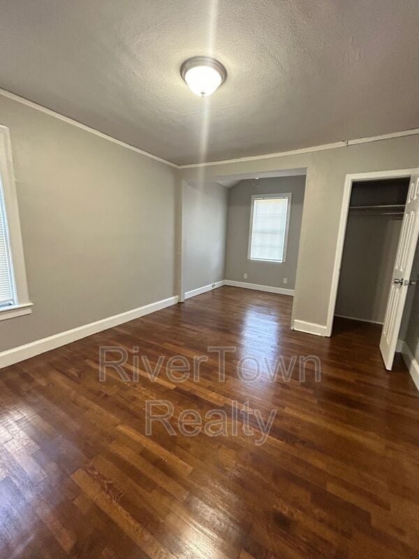 Building Photo - 2407 Larose Ave