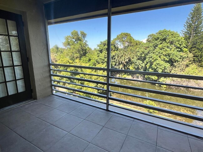 Building Photo - 120 Sparrow Dr