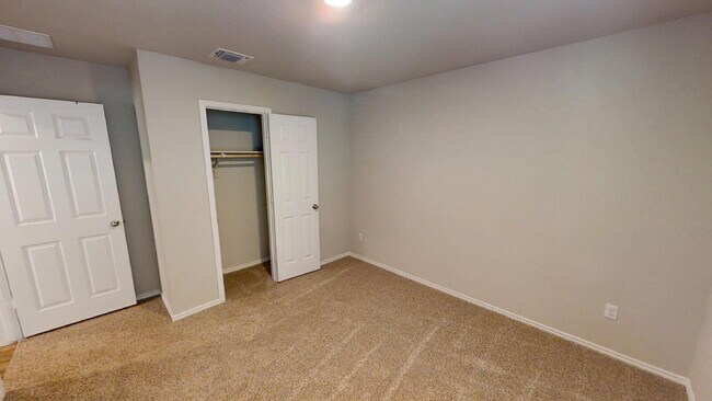 Building Photo - "Spacious 4-Bedroom Gem on Luella Drive – Your Perfect Killeen Retreat!"