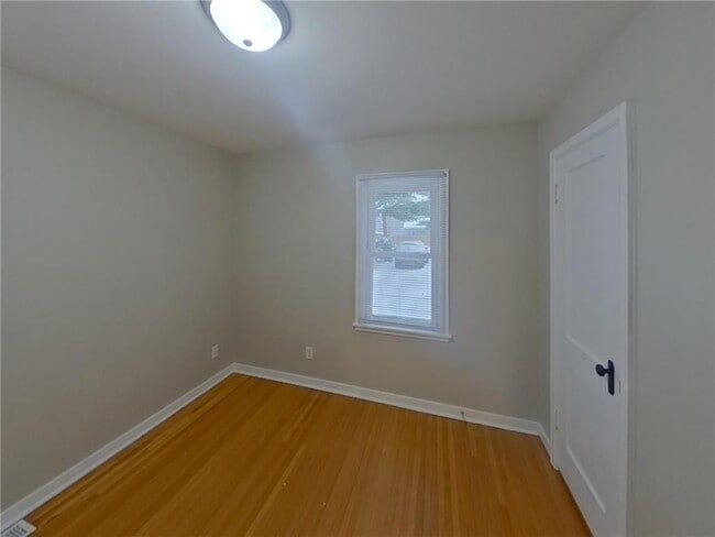 Building Photo - 2605 Eastman Dr