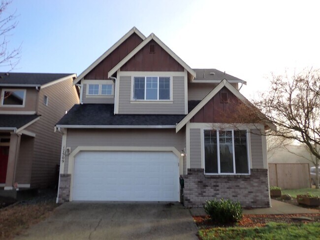 Building Photo - Beautiful 5 Bedroom Puyallup Home