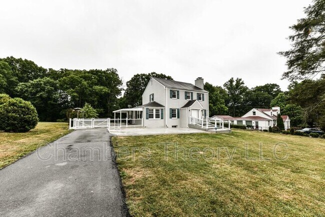 Building Photo - 3529 Woodburn Rd
